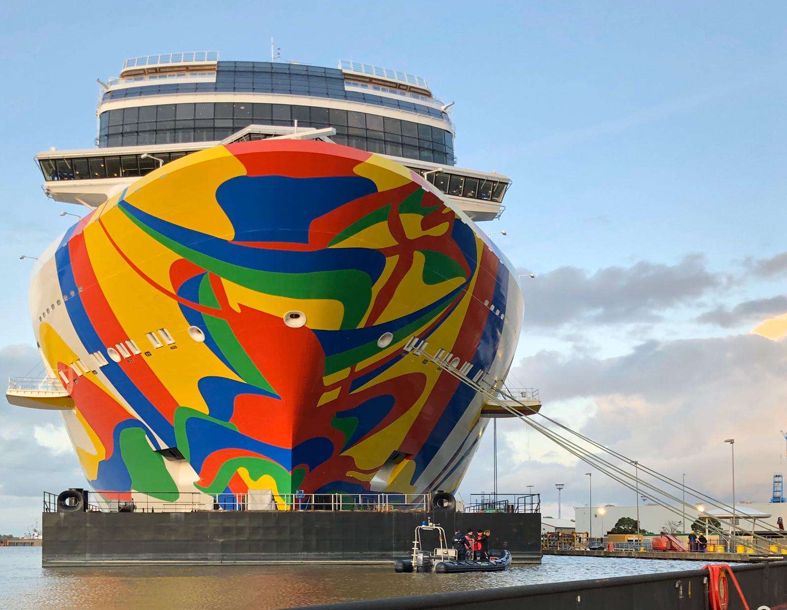 Startklar: Gestern Abend verließ die Encore den Werfthafen. © Foto: Gonzalez-Tepper